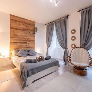 Modern Rustic Apartment In Graca