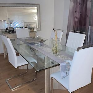 Joli Appartement Quartier Tranquille 13008 A 2 Minutes Du Metro Perier
