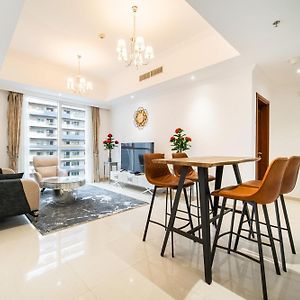 Elegant Escapes - Homely 1B In Dunya Tower