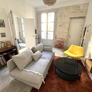 Ecusson - Duplex Lumineux Et Climatise Dans Hotel Particulier