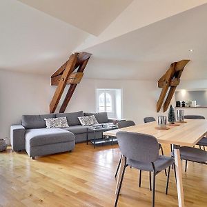 Appartement à 2 Chambres à Coucher