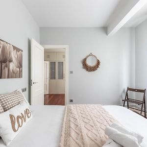 Appartement à 2 Chambres à Coucher
