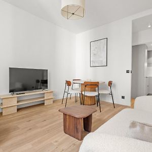 Appartement à 2 Chambres à Coucher