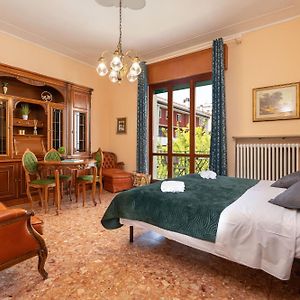 Appartement à 3 Chambres à Coucher