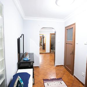 3 Diffrent Family Apartments At Center Walking 5 Minutes