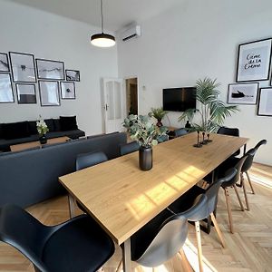 Appartement à 3 Chambres à Coucher