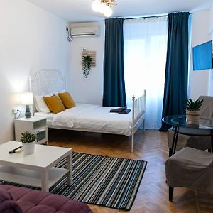 Color Apartment Regina Elisabeta 23