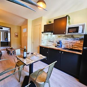 Tout Confort ! Ville, Calme, Cinema Prive, Climatisation, Parking, Wifi