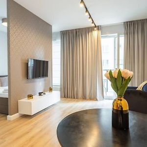 Central Warsaw Apartment - Great Location- Cozy And Stylish - Warsaw Stays- Sienna Street