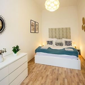 Appartement à 3 Chambres à Coucher