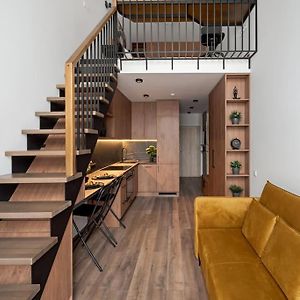 Modern Loft With Free Parking