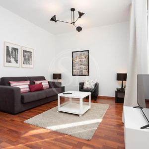 Appartement à 2 Chambres à Coucher