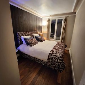 Appartement de Luxe à 2 Chambres à Coucher