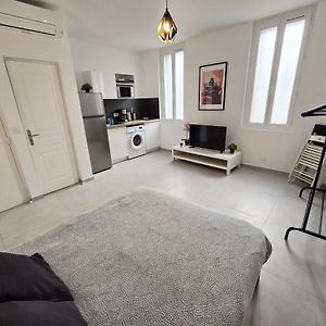 GregBnb-com - T2 Cocooning et chaise hamac -10min Gare