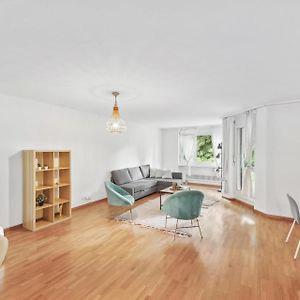 Appartement à 4 Chambres à Coucher