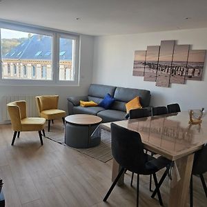Appartement à 4 Chambres à Coucher