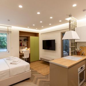 Studio Flat 21 At Evangelismos Metro Stn