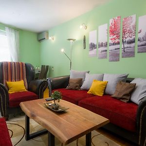 Appartement à 2 Chambres à Coucher