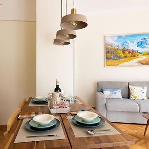 Thrive Apt 100Metre To Acropolis