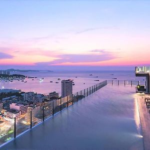 Central Pattaya, Best Location With Infinity Pool