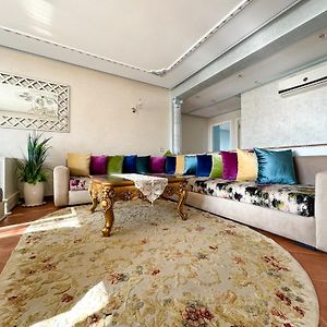 Appartement à 3 Chambres à Coucher