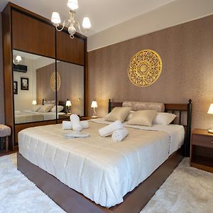 Keramikos Metro St Luxury Studio