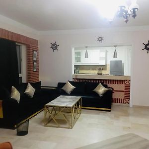 Appartement à 3 Chambres à Coucher