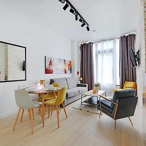 Appartement à 2 Chambres à Coucher