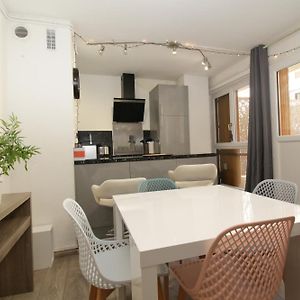 Appartement à 3 Chambres à Coucher
