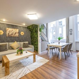 Central Cozy & Homy Apartment In The Heart Of Budapest