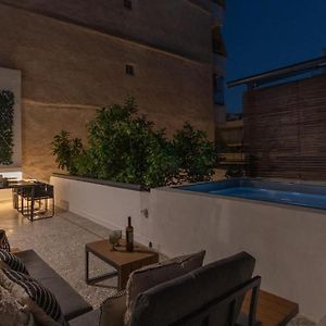Perth Luxury Living, Athens