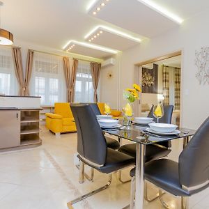 Luxury Apartment With Balcony And Sauna