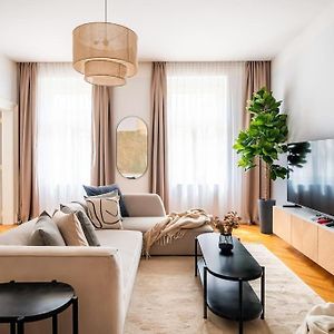 Appartement à 3 Chambres à Coucher