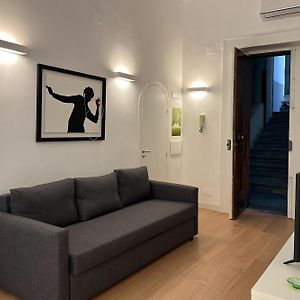 Tom Apartments