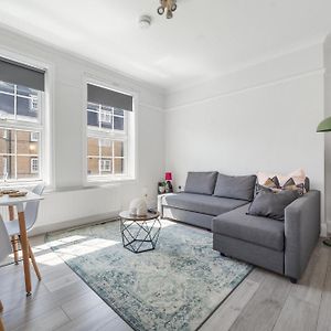 Appartement à 2 Chambres à Coucher