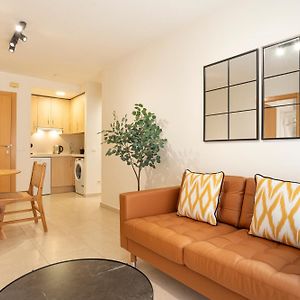 Appartement à 2 Chambres à Coucher