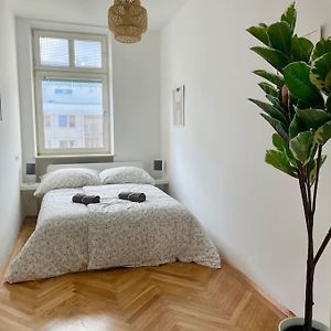 Appartement de Luxe à 4 Chambres à Coucher