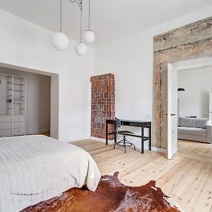 Appartement à 2 Chambres à Coucher