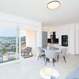 Appartement à 2 Chambres à Coucher