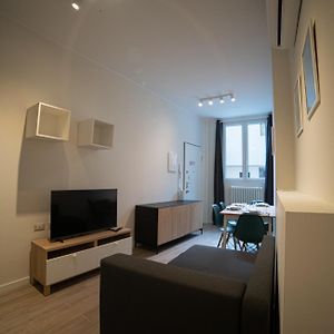 Rifugio Milanese Con Parcheggio Privato, Ambiente Tranquillo E Convenienza