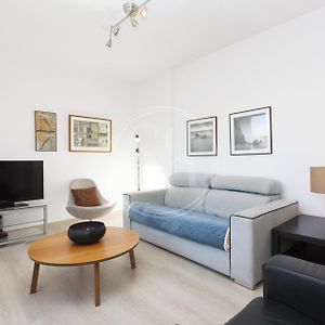 Appartement à 2 Chambres à Coucher