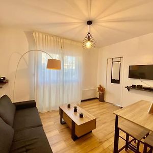Clos Pasteur Modern For 4 People