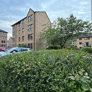 Two Bedroom Flat Close To Meadows With Free Parking By Parking Permit