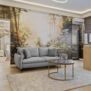 Central Two Rooms Apartment The Paradise Of Lights