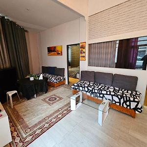 Appartement à 2 Chambres à Coucher