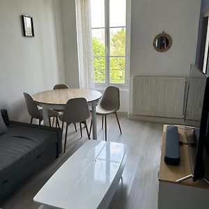 Appartement à 2 Chambres à Coucher