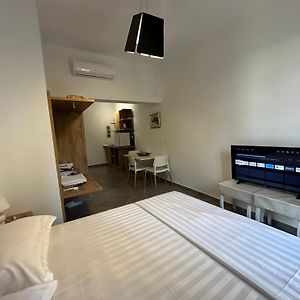Central Comfort Suites