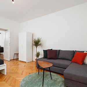 Appartement à 3 Chambres à Coucher