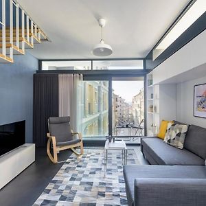 Bright Modern Design New Duplex Loft Patio! #145