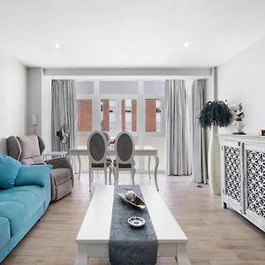 Cozy Room In Stylish Flat Just Steps From The Beach